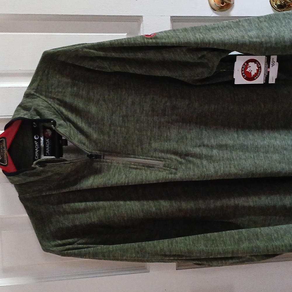 Autentic Heritage Sportswear.Canada Size XxL.